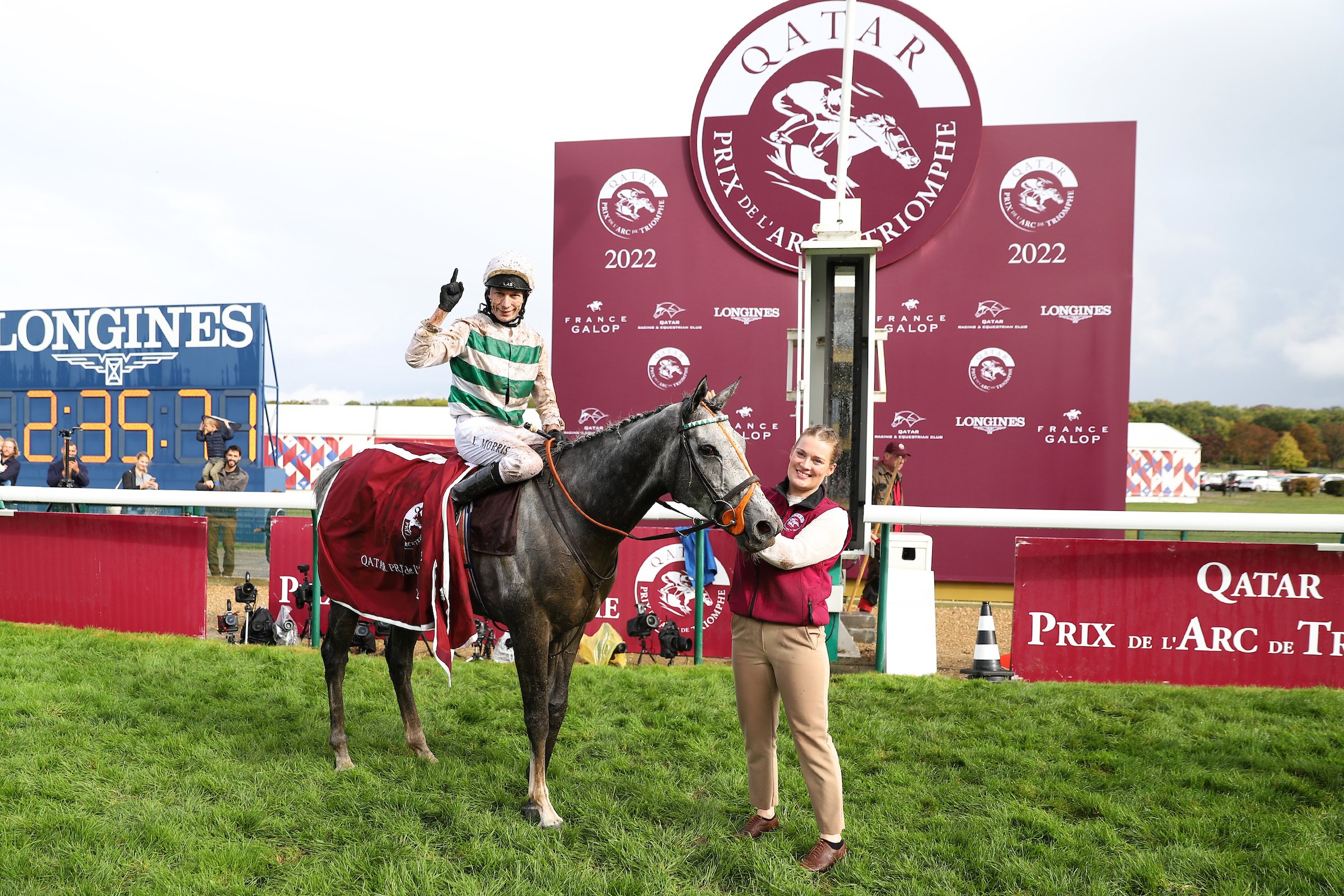 2022-Oct-02_ArcDeTriomphe_Alpinista-Morris_Scherning_0278.jpg