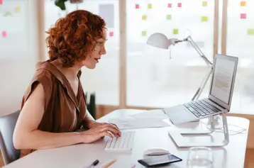 How Do HRO Payroll Services Streamline Business Operations?