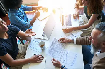 Small Business Recruitment Agencies vs. In-House Recruiters: Pros and Cons