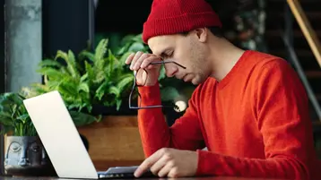 Burnout vs Languish: How it Impacts You & Your Employees
