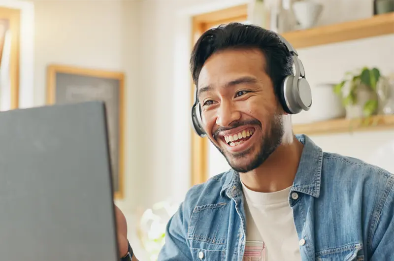 Free eGuide + smart strategies: Your Q4 team engagement boost is here