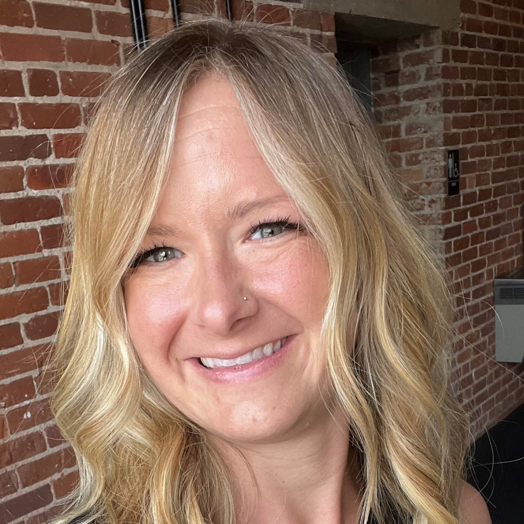 Amanda-Scott_headshot.jpg
