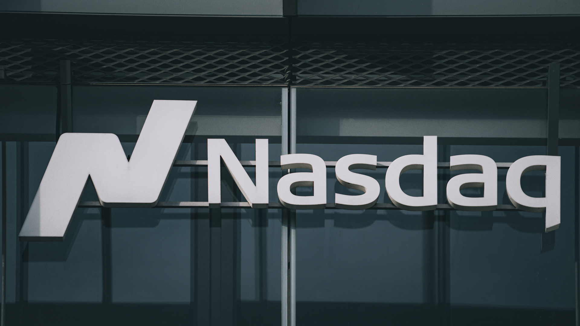 nasdaq_549548325.jpg