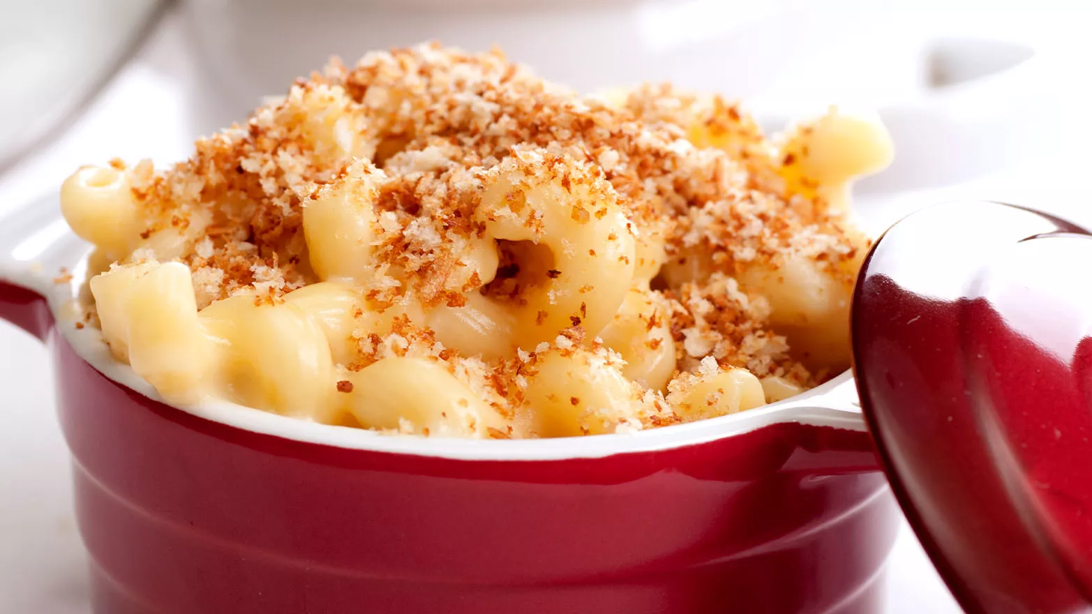 add-panko-bread-crumbs-to-boxed-mac-and-cheese.webp