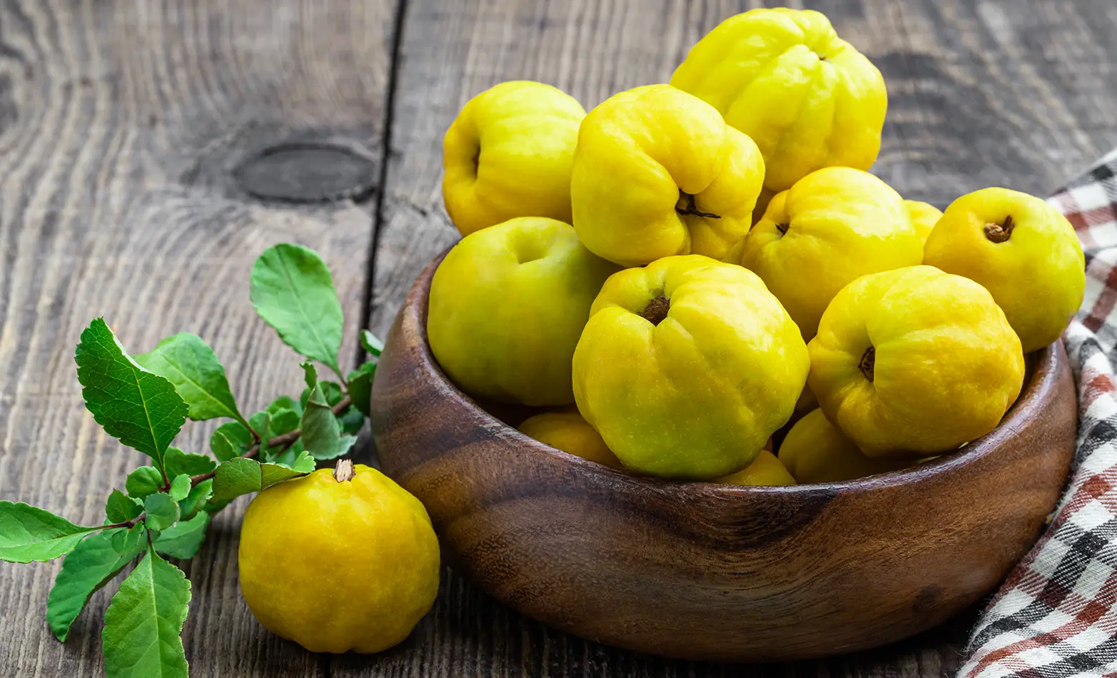quinces fall fruits