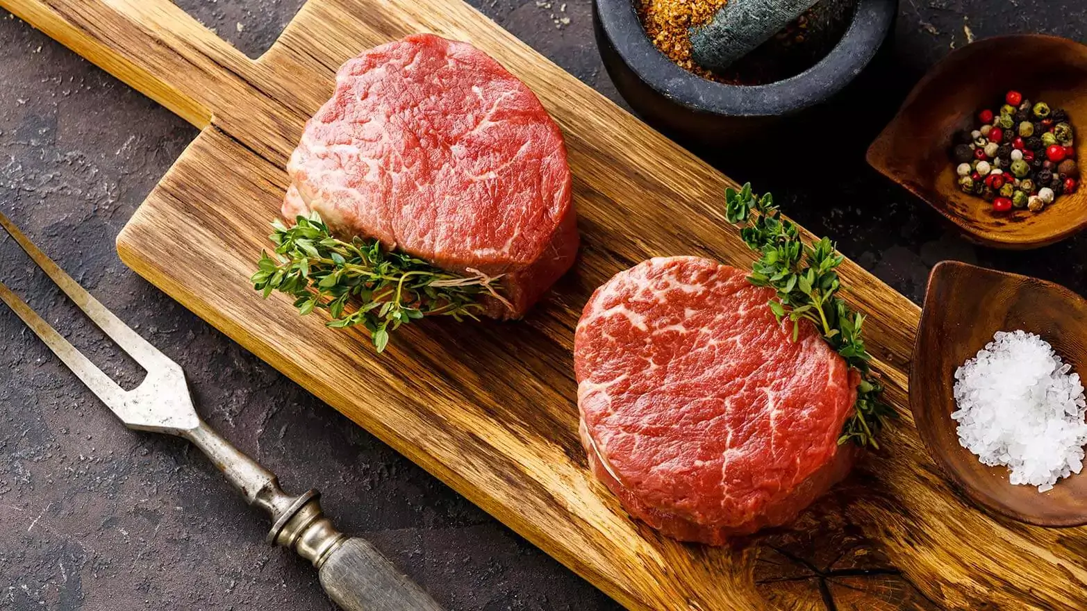 filet mignon with rosemary and salt