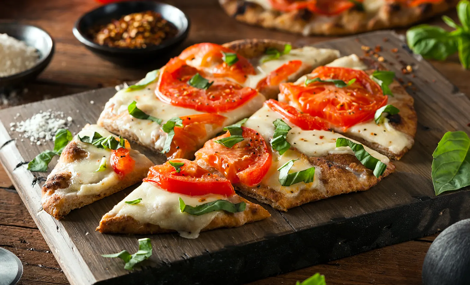 tomato and mozzarella flatbread