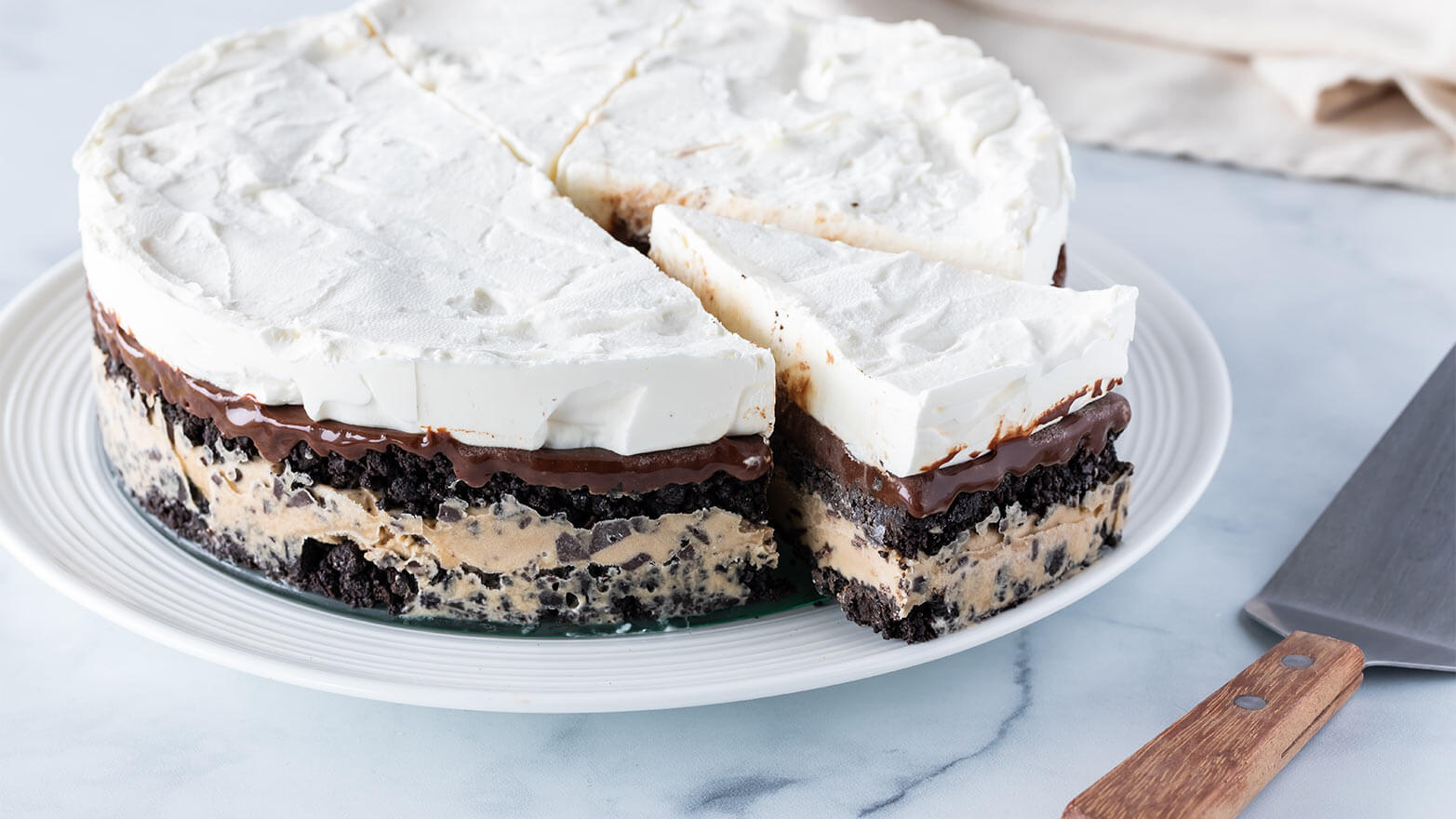 chocolate and vanilla ice cream cake for birthday