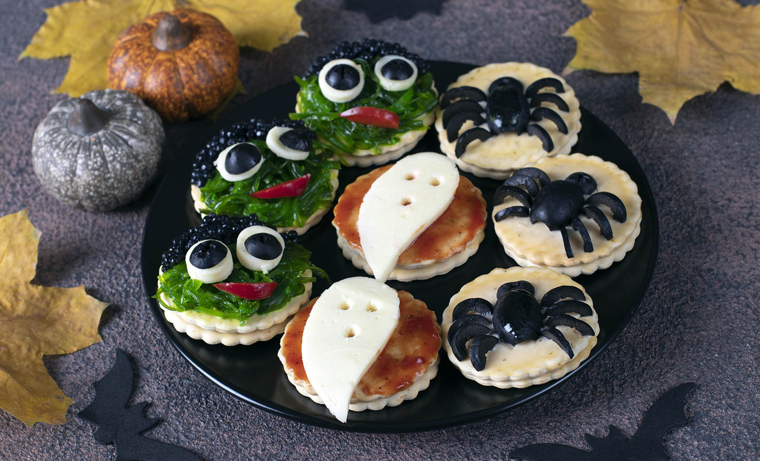 Spidery cheese crackers