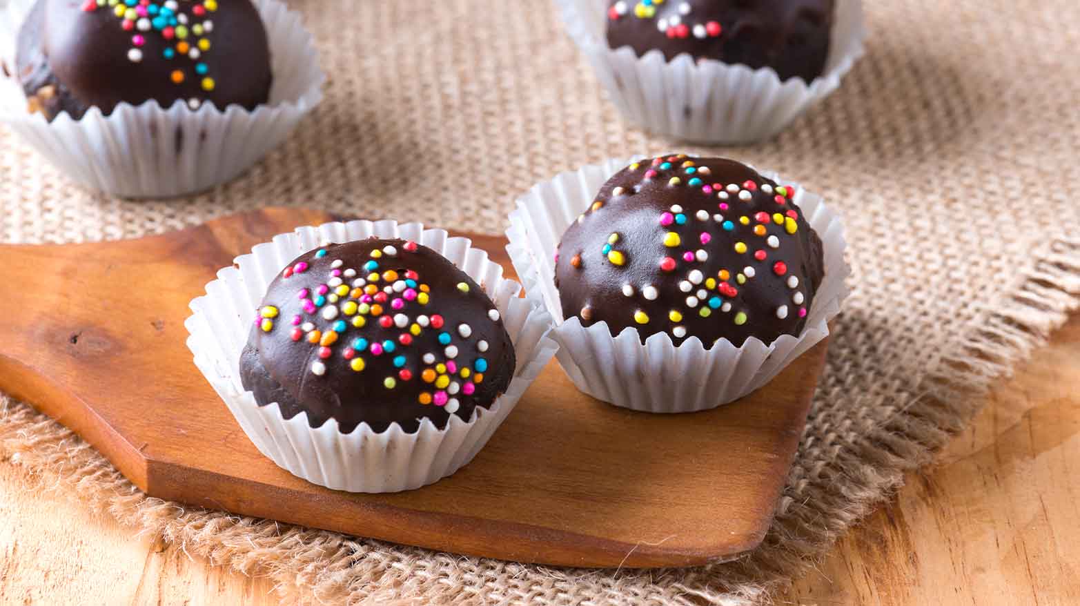 Chocolate cake balls