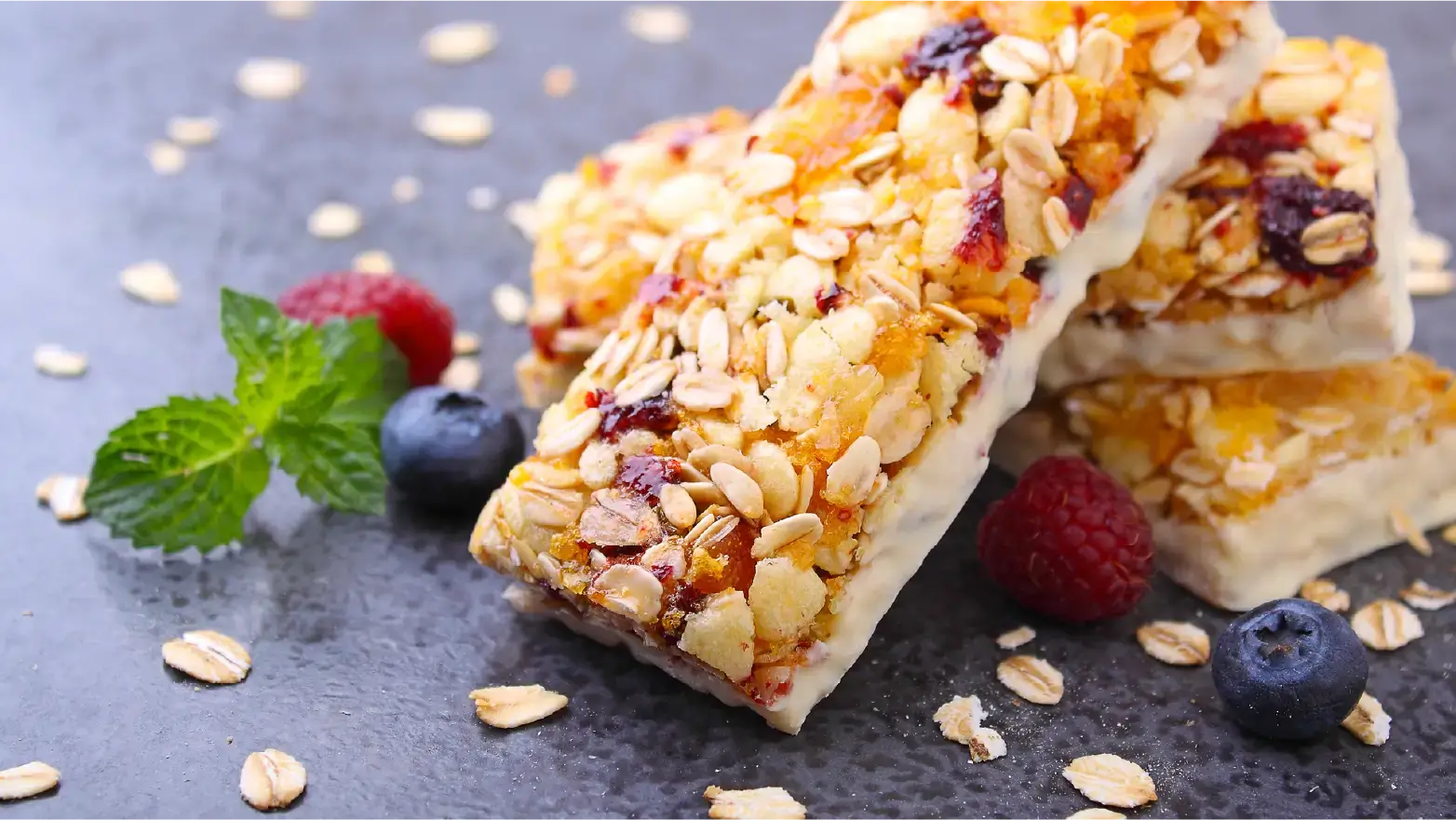 greek yogurt bars made with oats and fruit