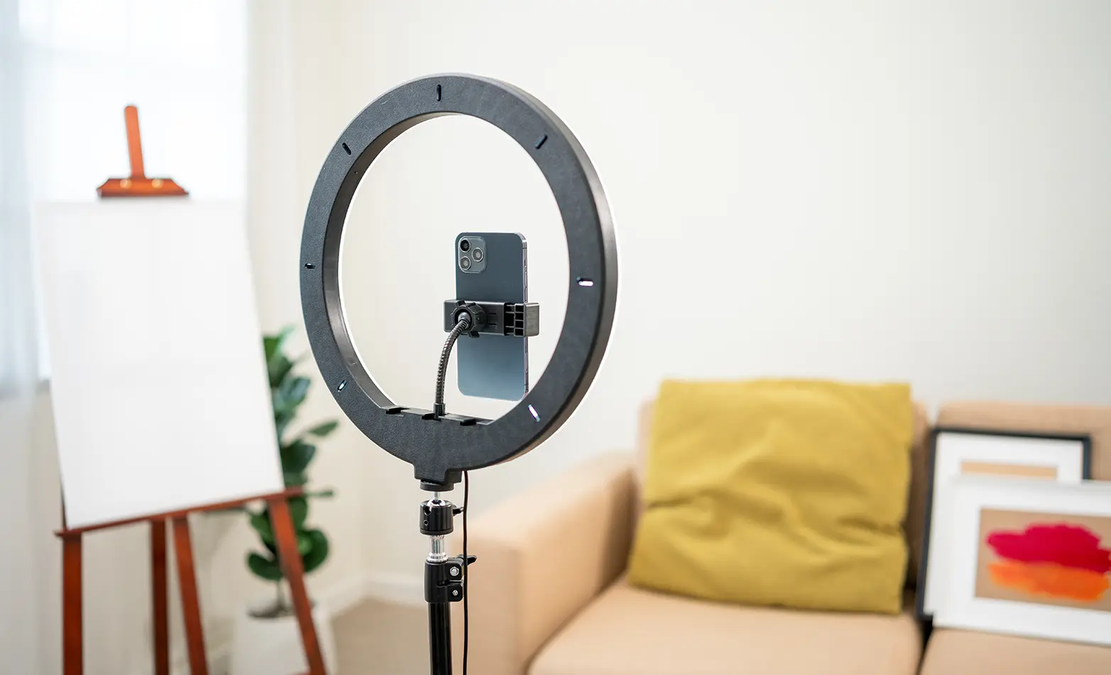 A photo of a ring light.