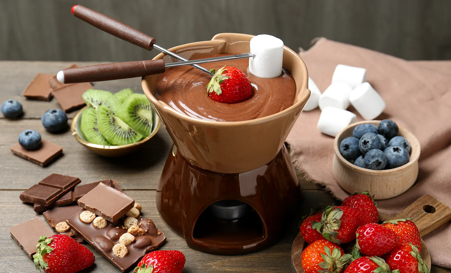 39-chocolate-fondue.webp