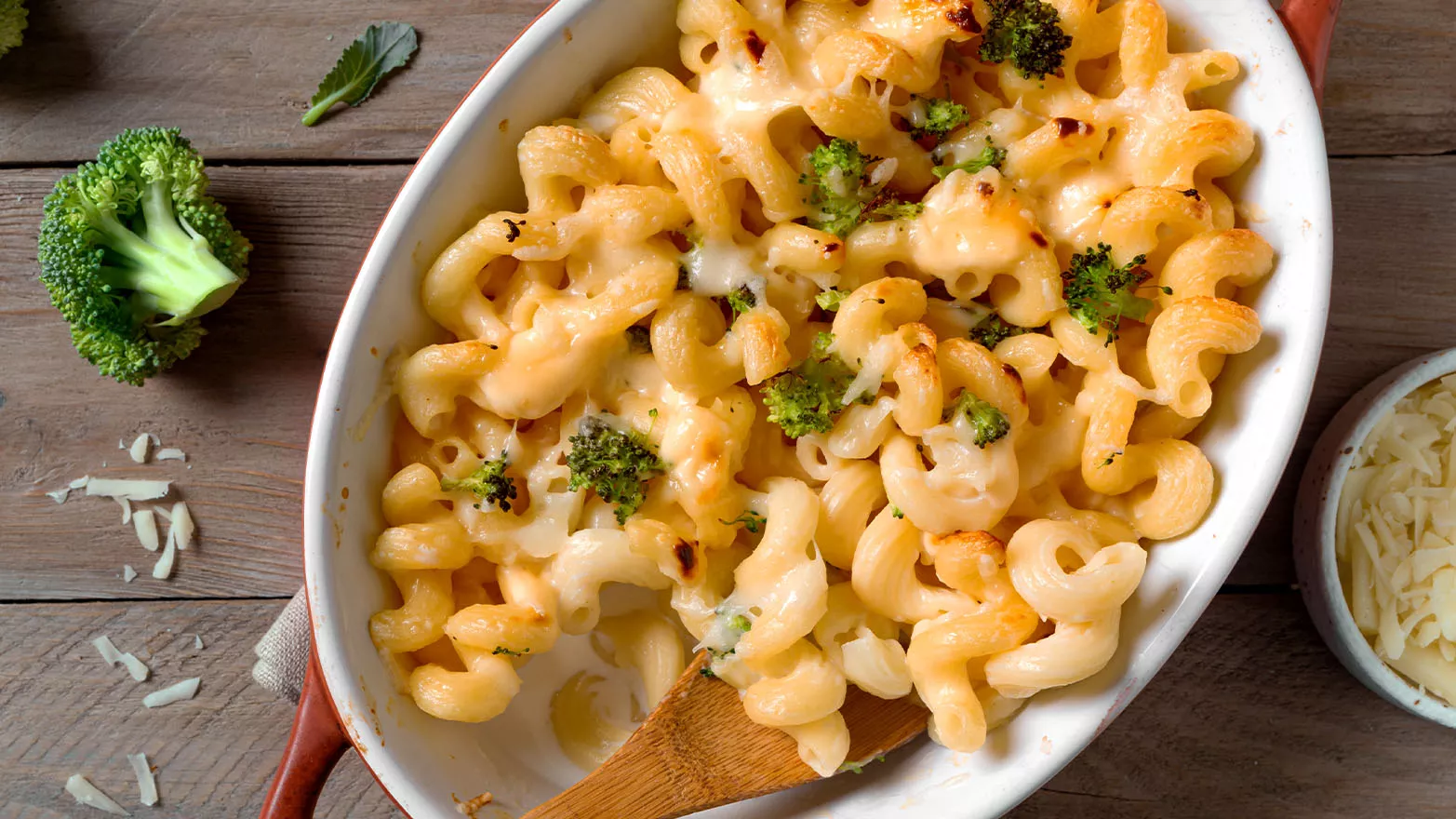 add-greens-to-boxed-mac-and-cheese.webp
