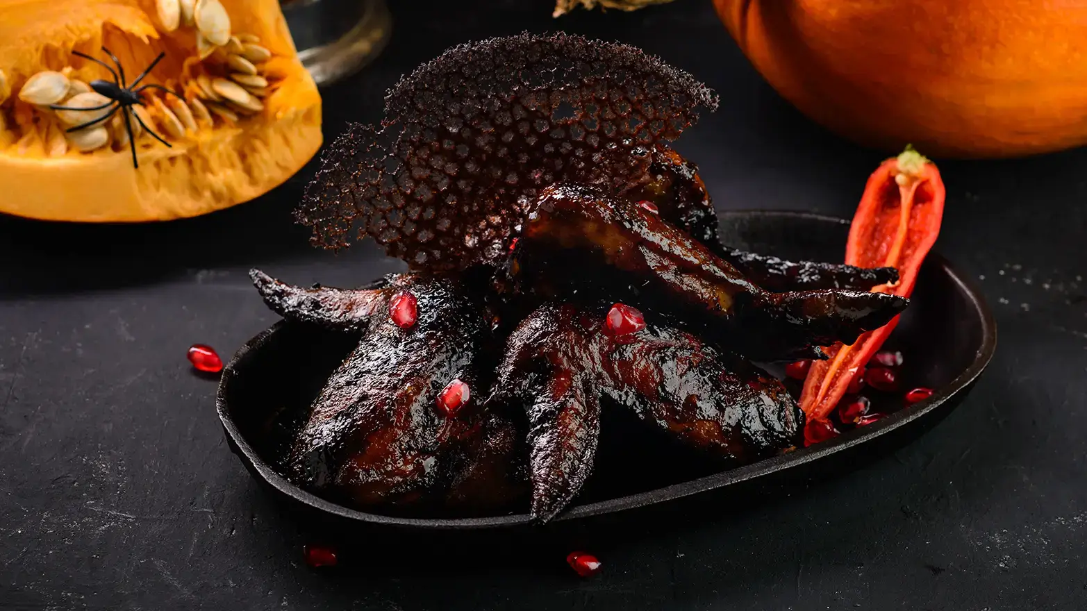 Chicken wings in black sauce