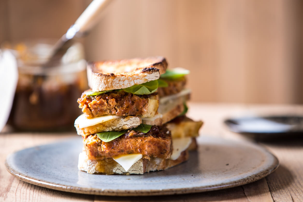 Bread Sandwich with meatloaf.
