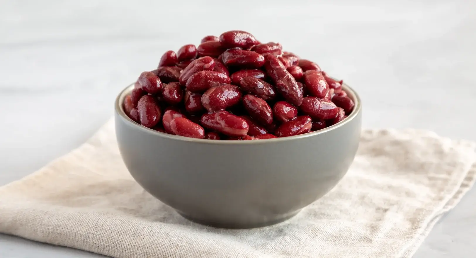 Close up of a bowl of kidney beans.