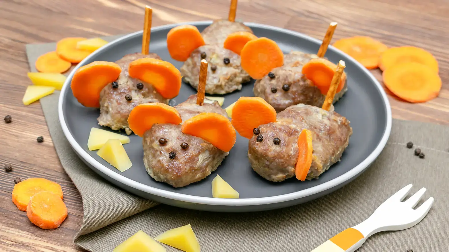 Mini meatloafs that look like rats.