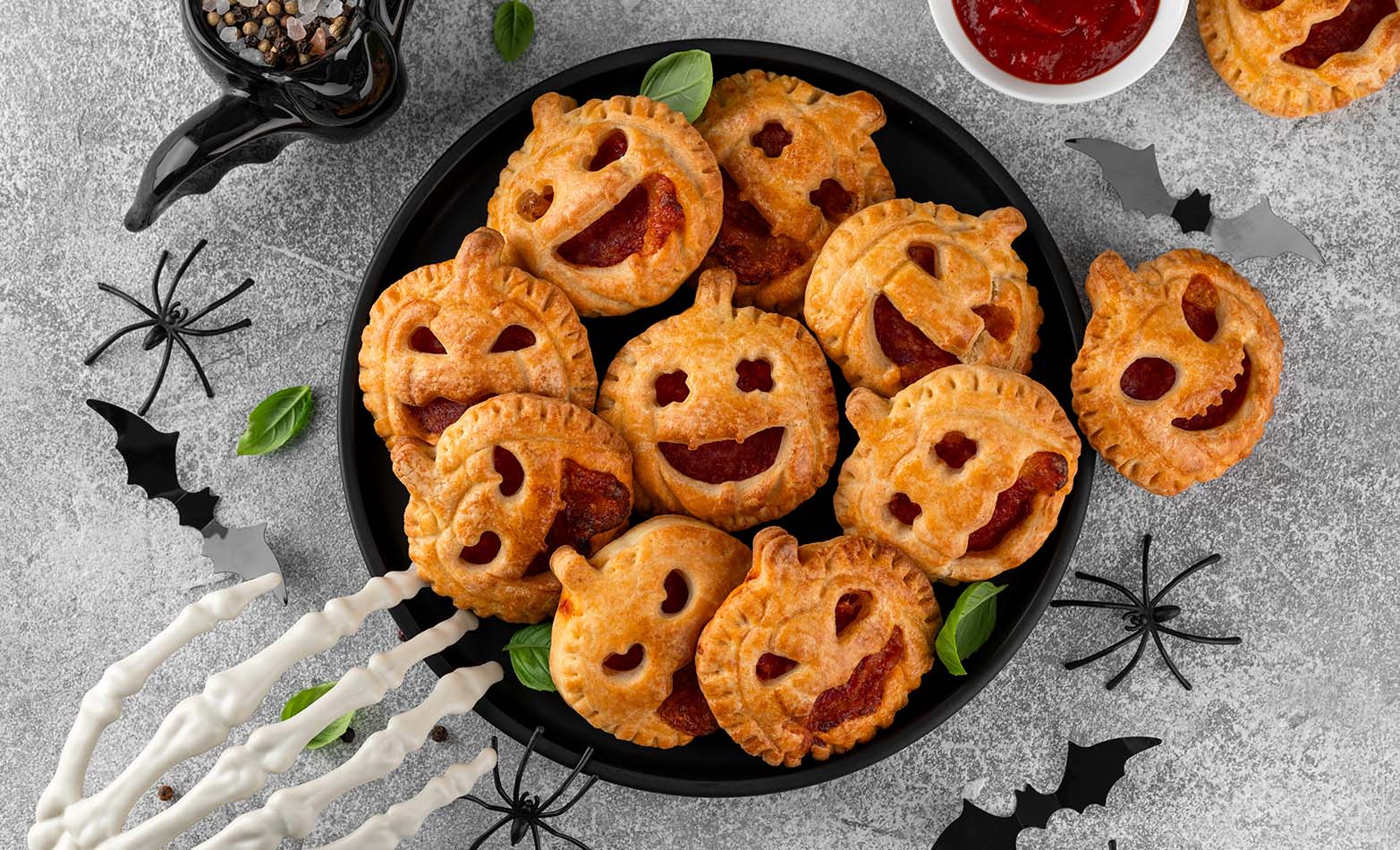 Jack-o’-lantern mini pies