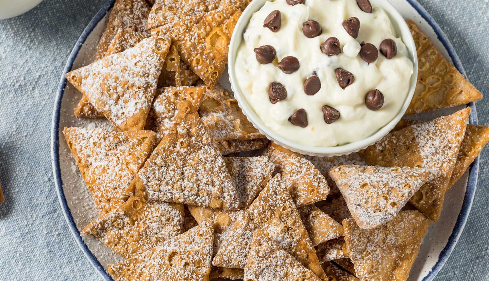 easy-canoli-dip-tailgate.jpg
