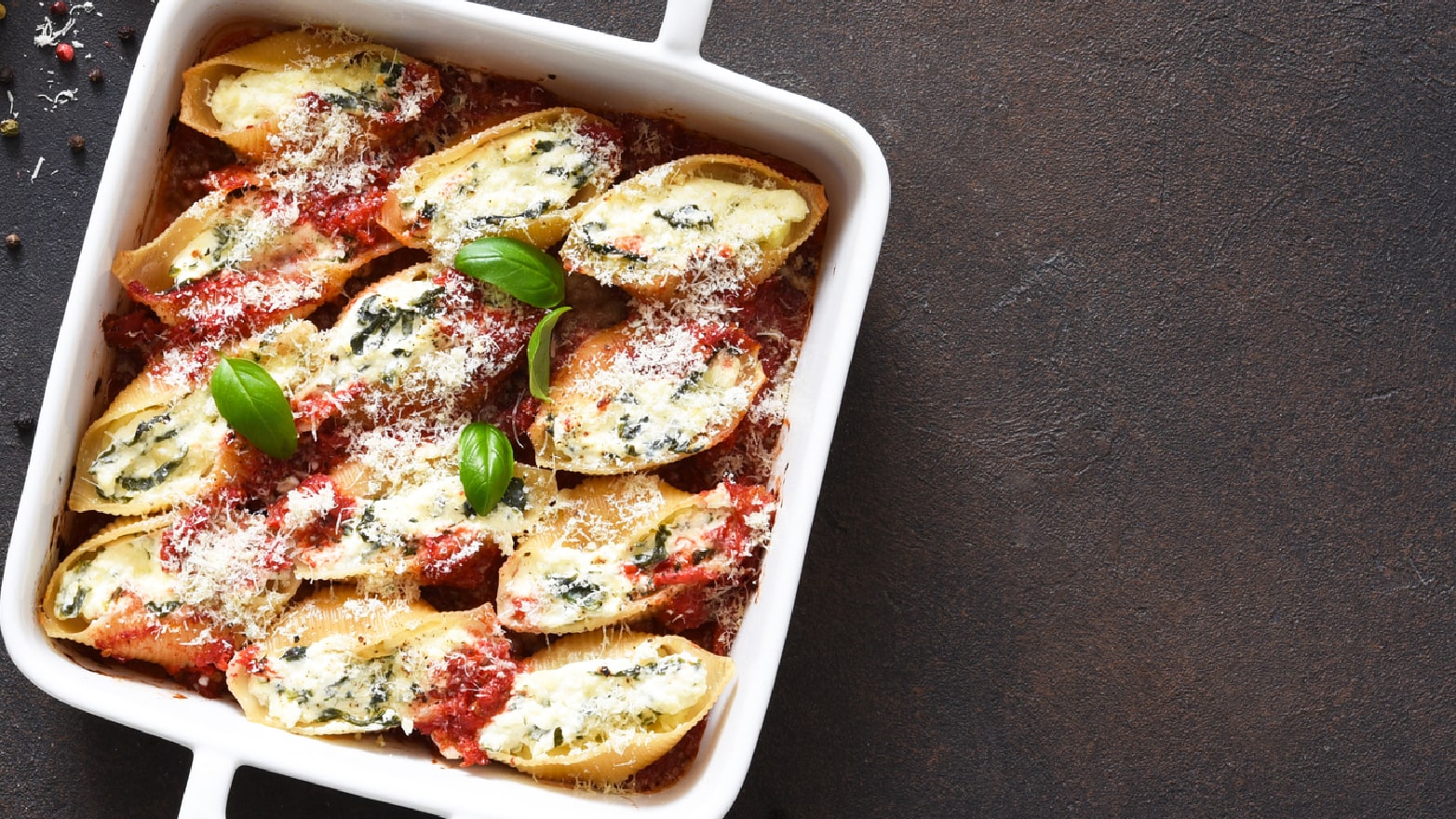 Spinach ricotta stuffed shells