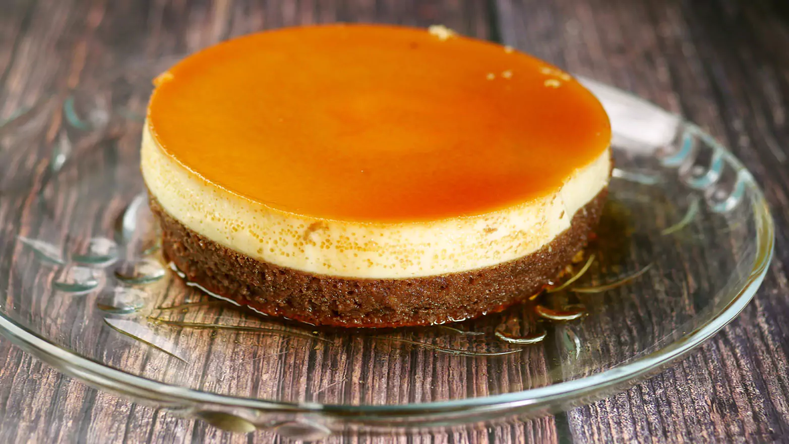 Mini pumpkin cheesecake on a glass plate