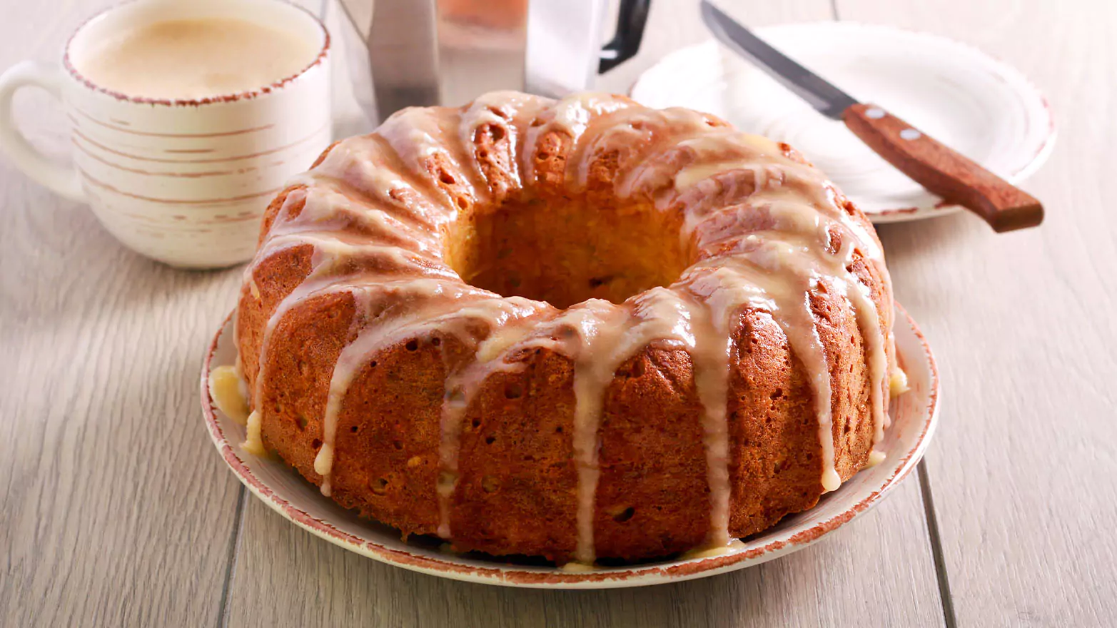 Honey bun cake on a wood table