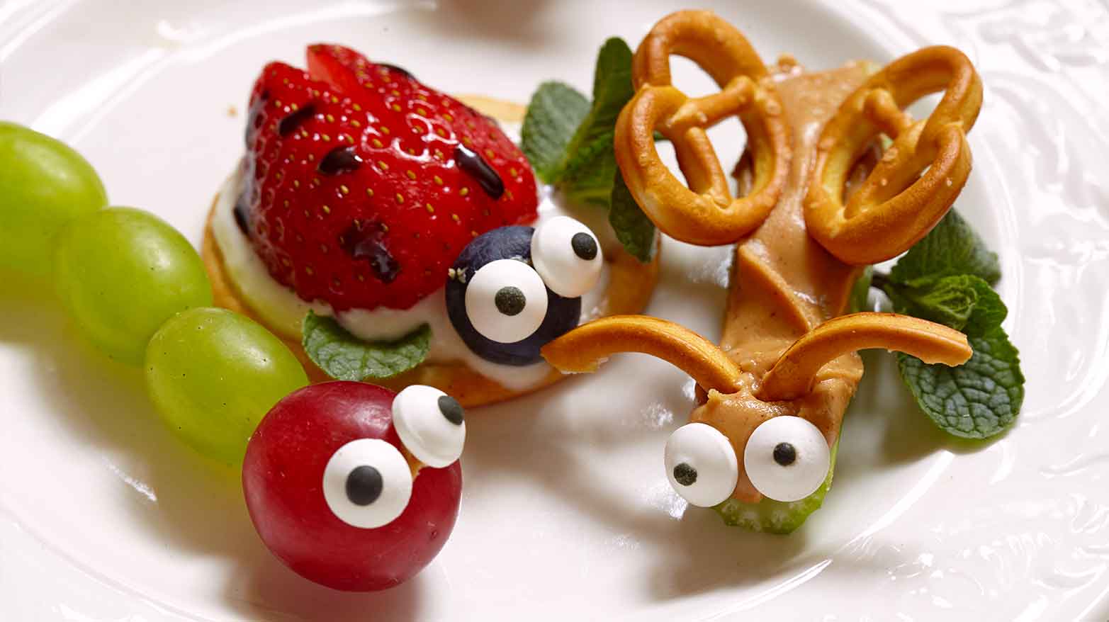 Fruit and pretzel snacktime animals activity for kids.