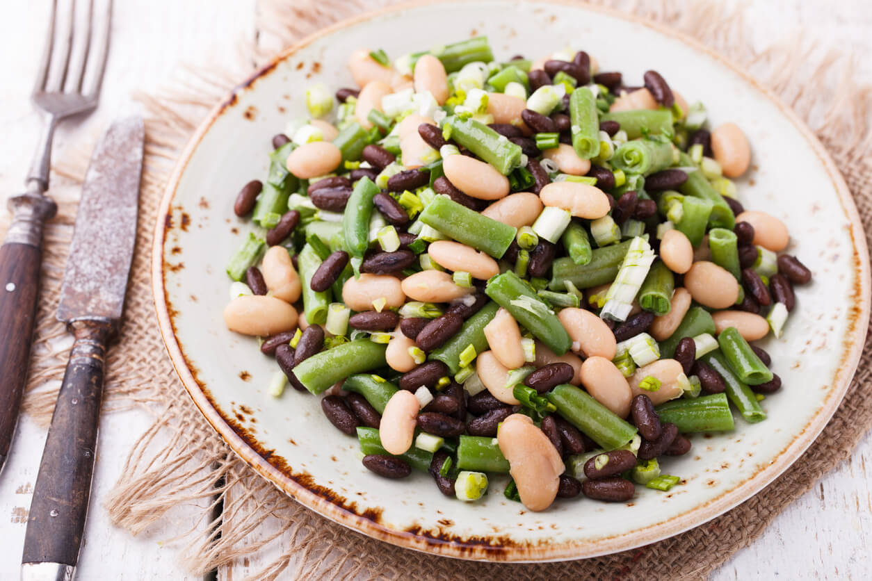 Salad three-bean with garlic.