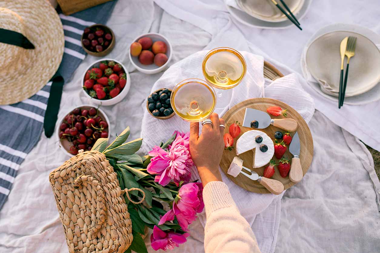 picnic basket date