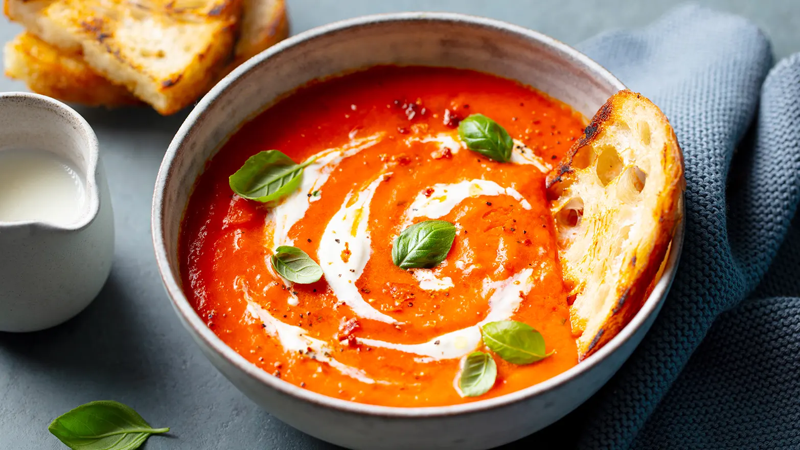 high-protein tomato soup with cottage cheese