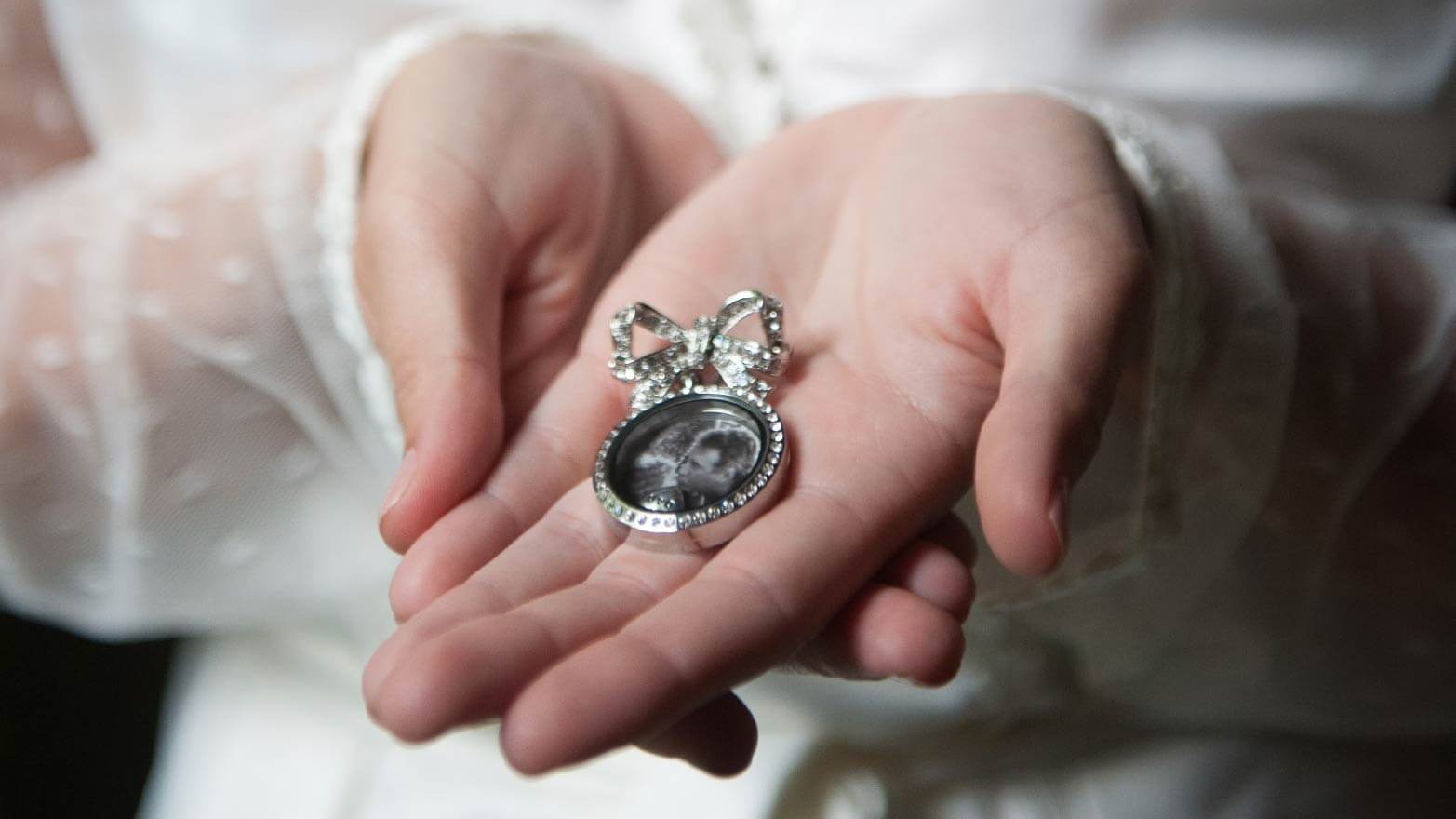 Personalized jewelry to send when someone dies instead of flowers