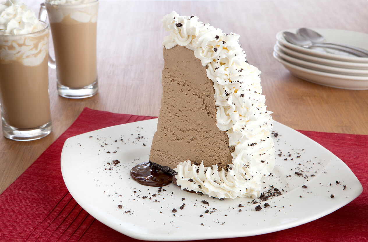 piece of mud pie with coffee drinks