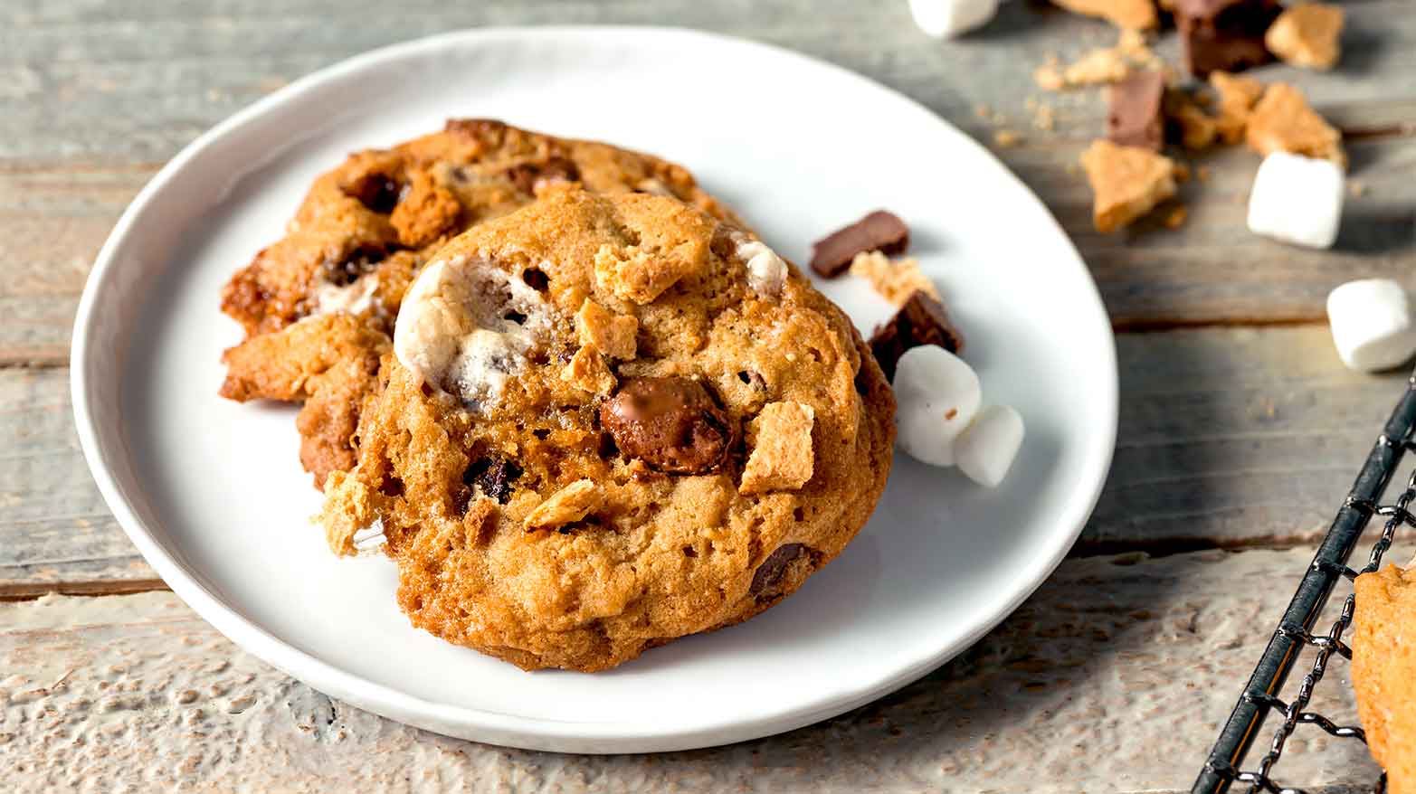 Chocolate chip s’mores cookies 