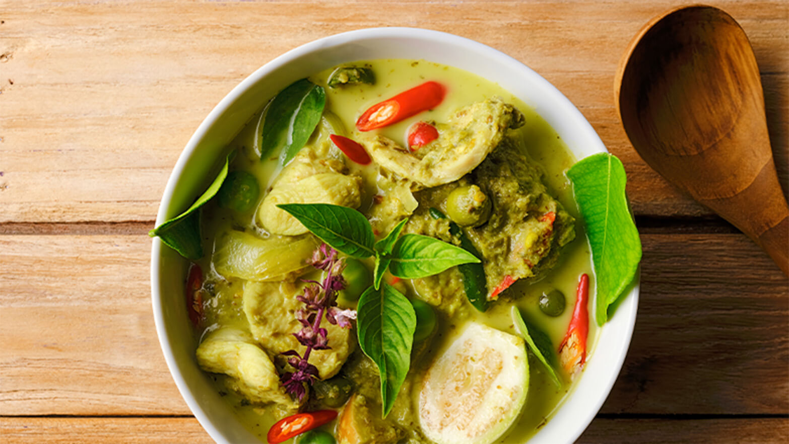 Bowl of Thai chicken chicken curry