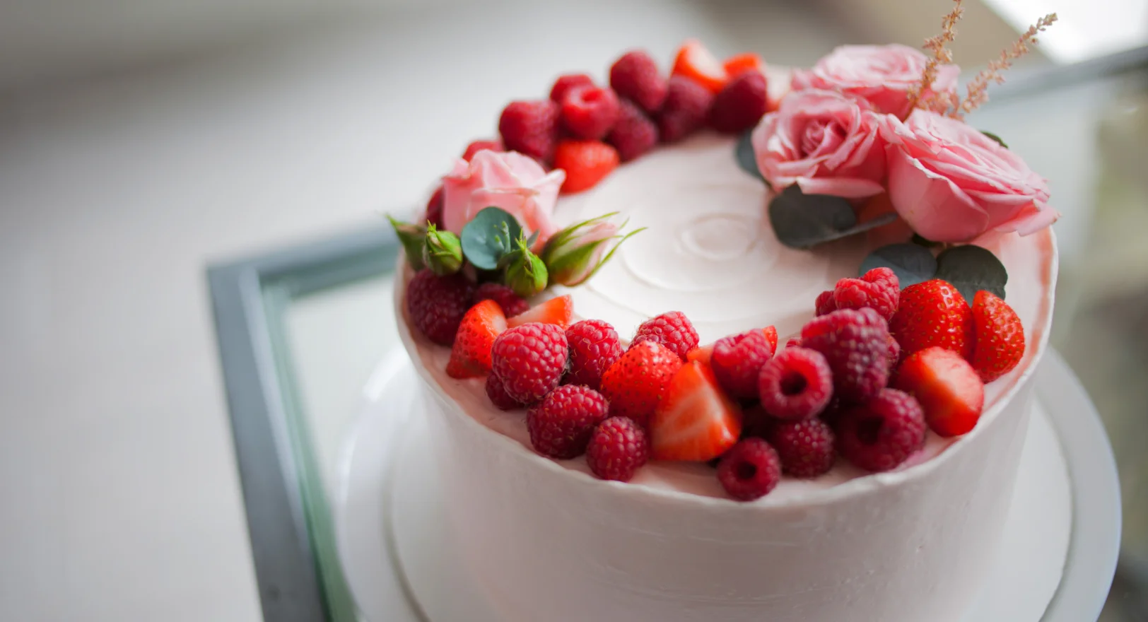 raspberry-rose-white-choclate-cake.webp