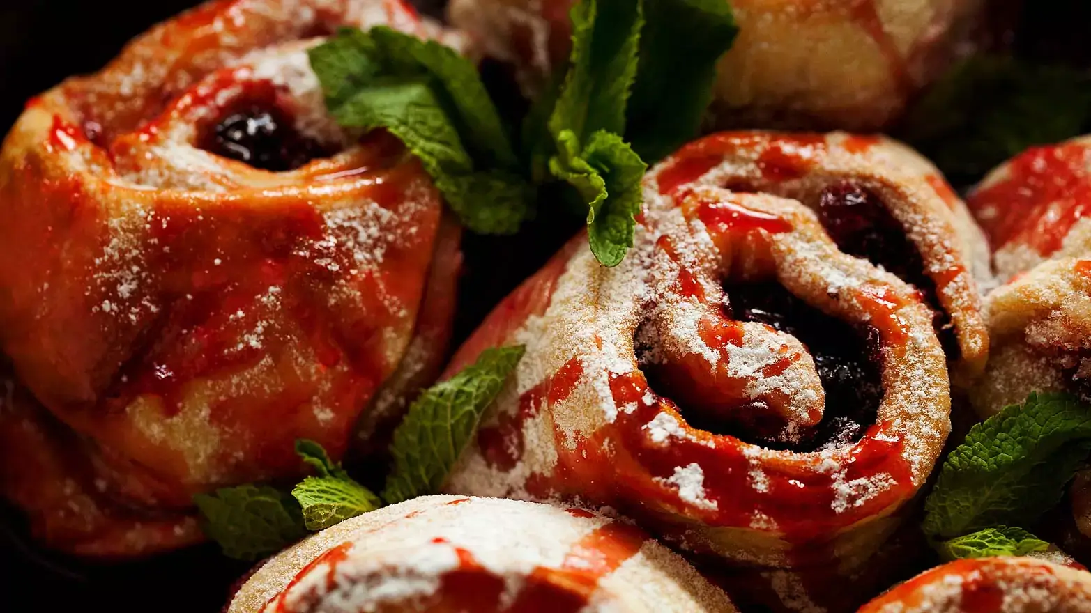 halloween cinnamon rolls