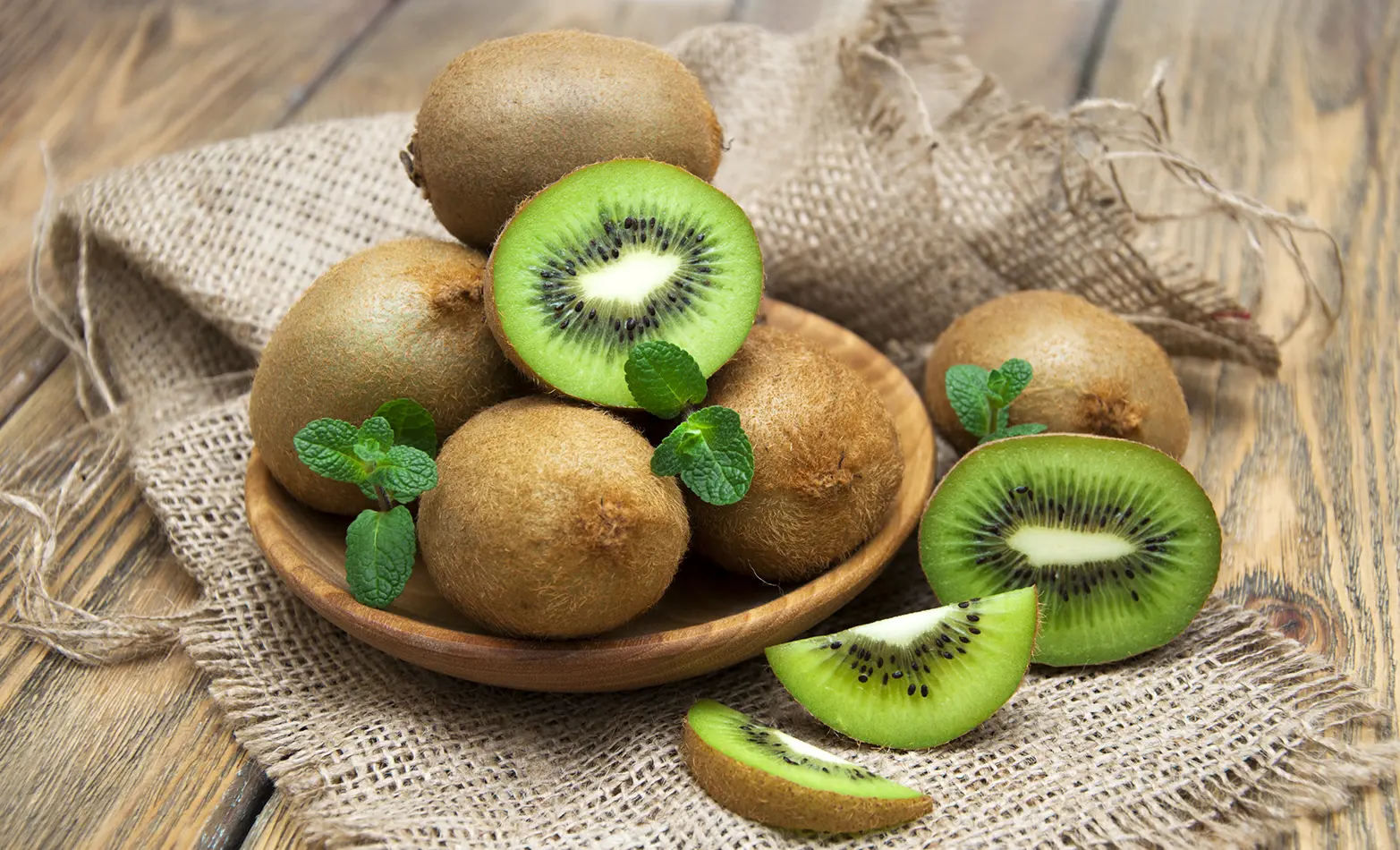 kiwi fall fruits