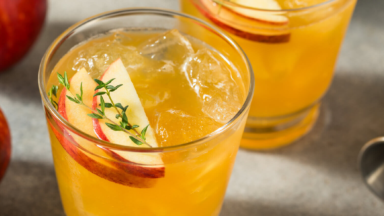Sparkling apple cider cocktail.