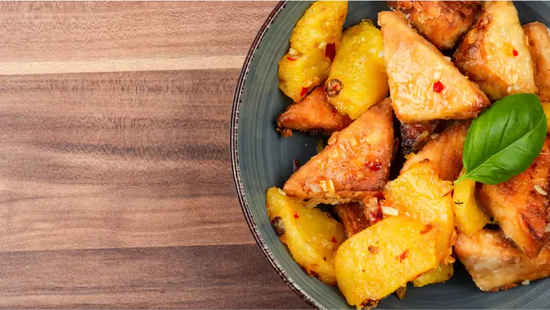 Grilled tofu and pineapple