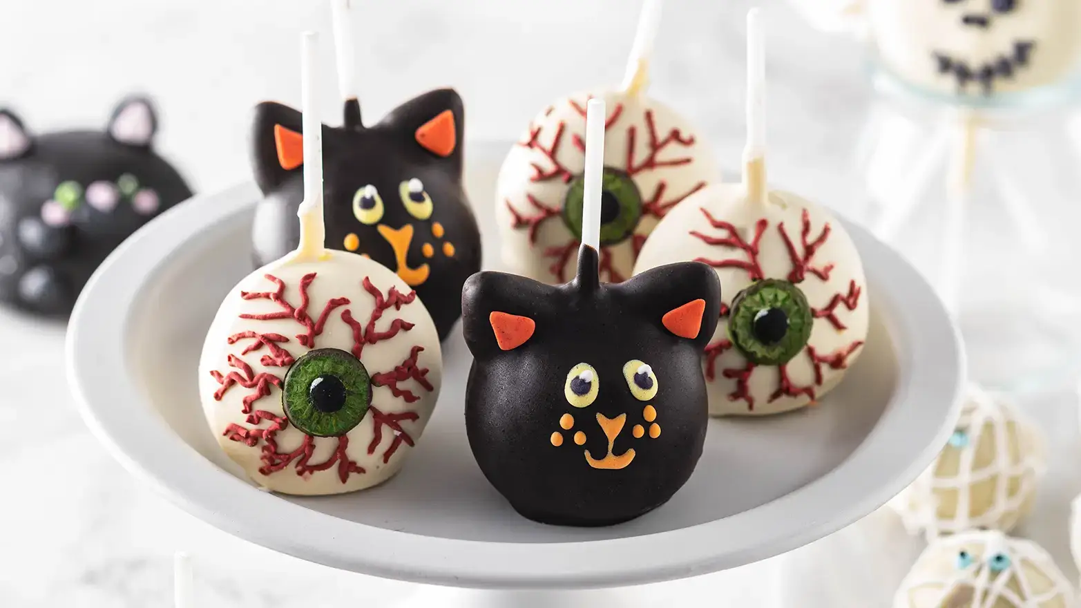 Black cat and eyeball cake pops for Halloween dessert