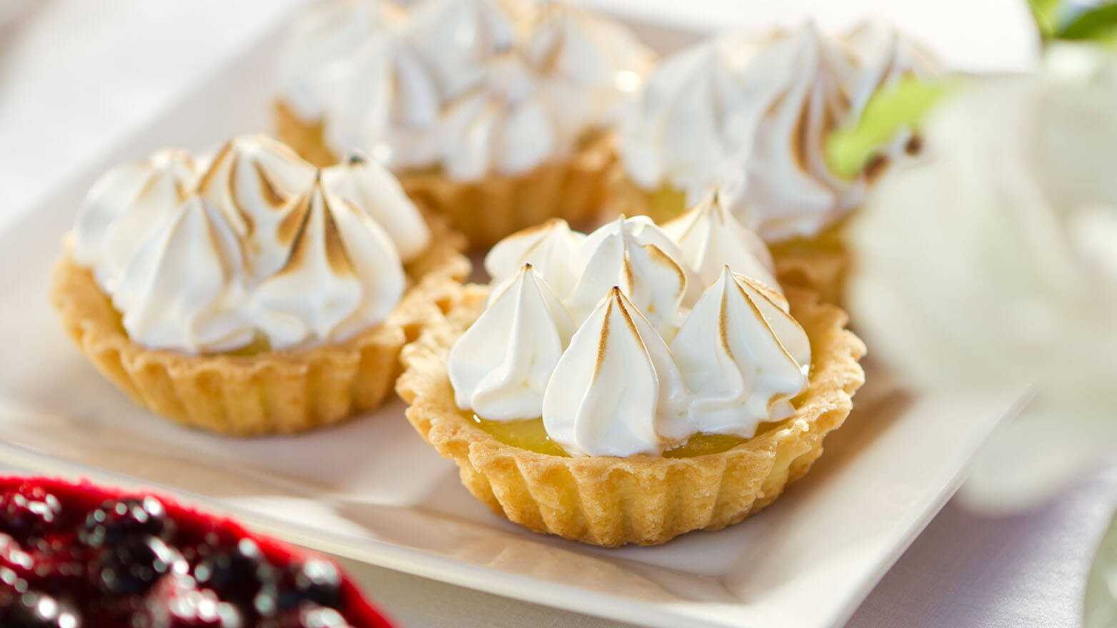 Mini lemon meringue pies