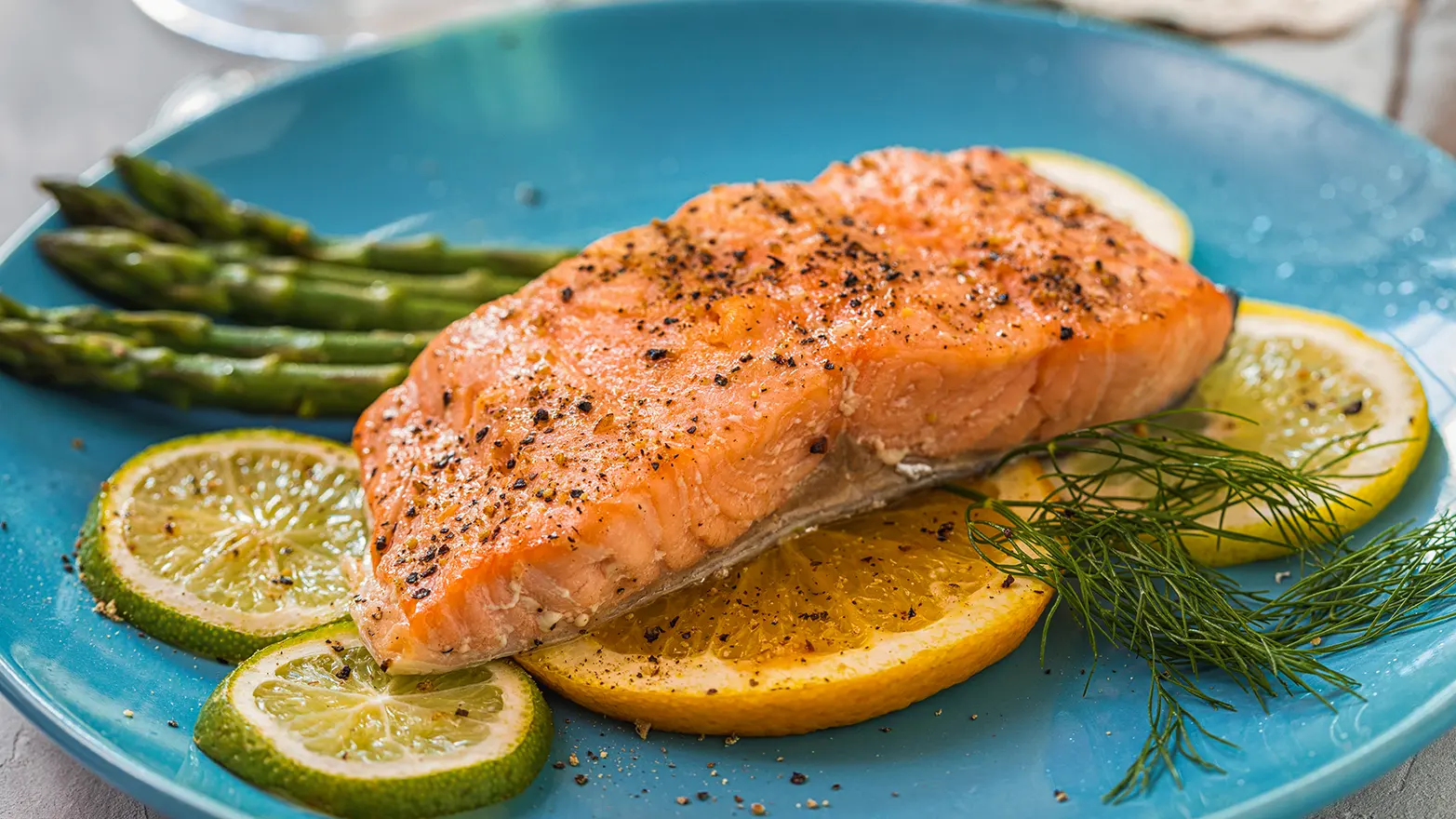 Baked salmon with roasted asparagus