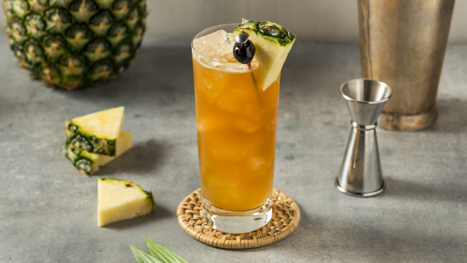 Bahama mama rum cocktail.