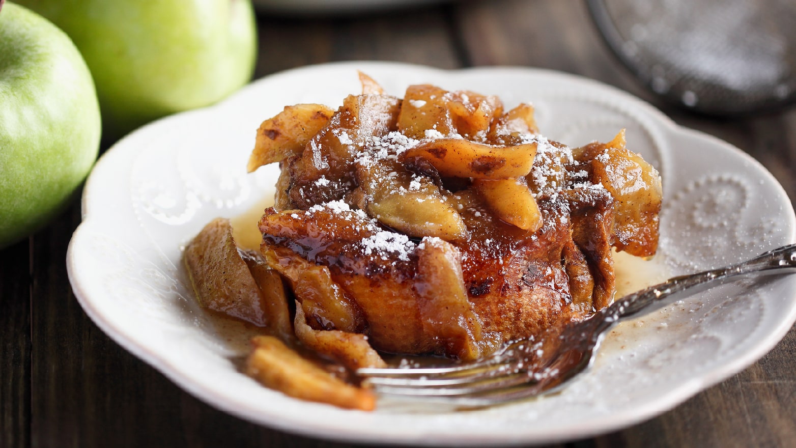 Apple cinnamon French toast casserole