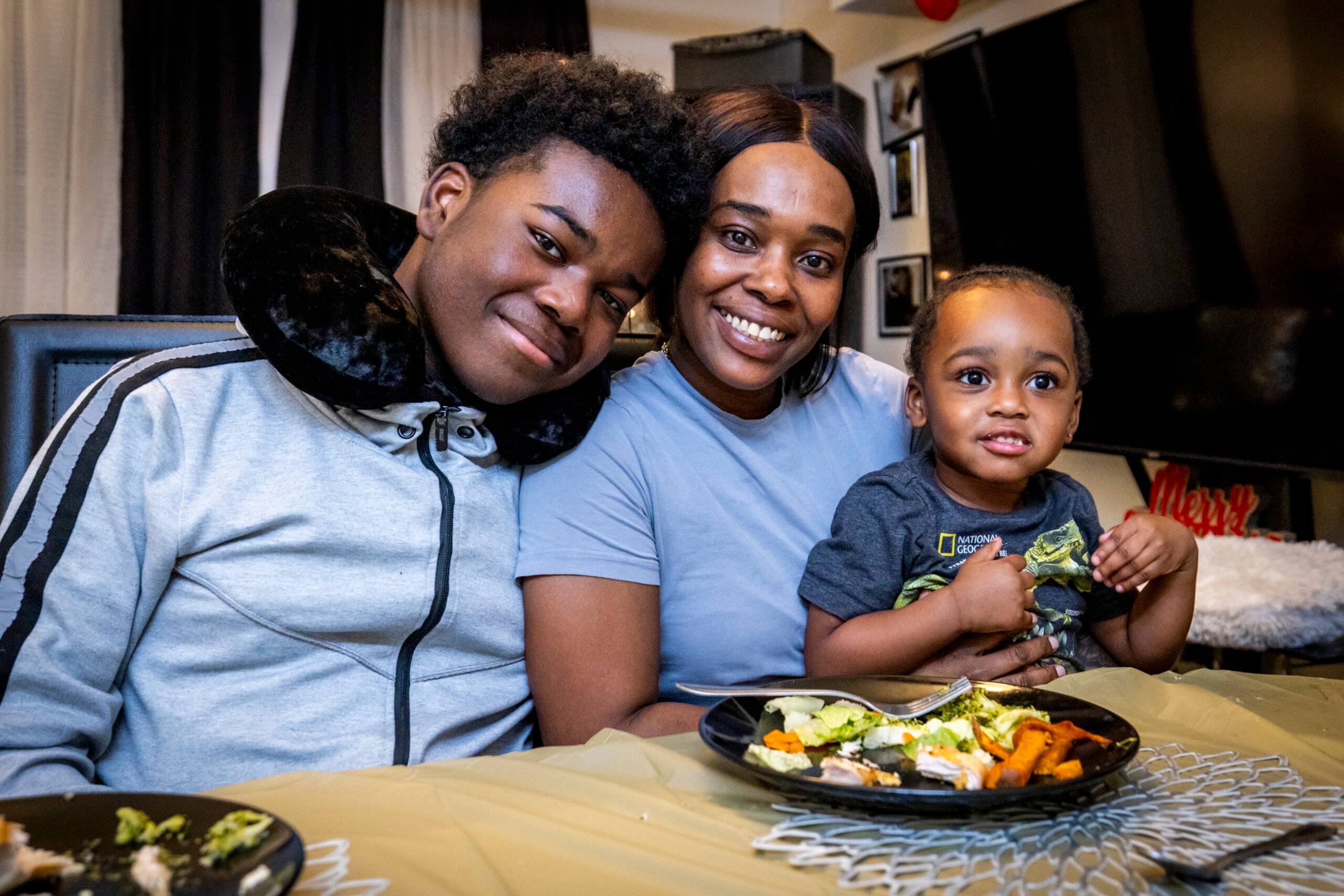 Washington DC - Linda Thompson and children 1003-AAR50026