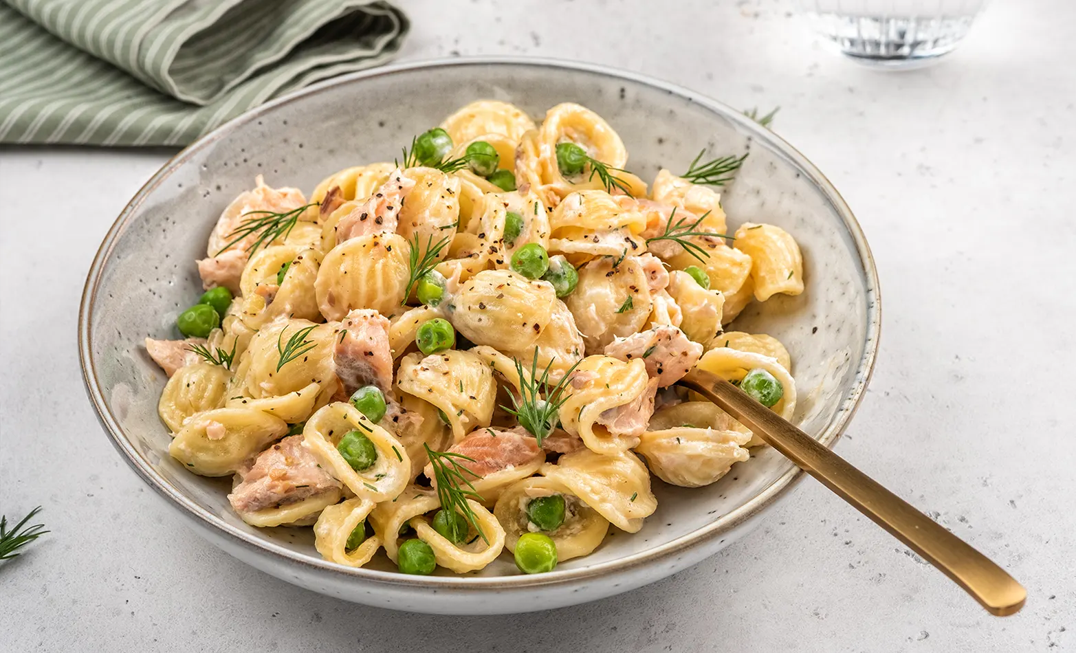 creamy smoked salmon pasta