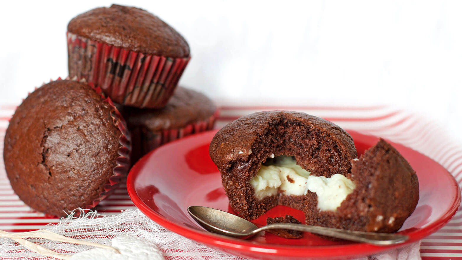 Chocolate surprise cupcakes