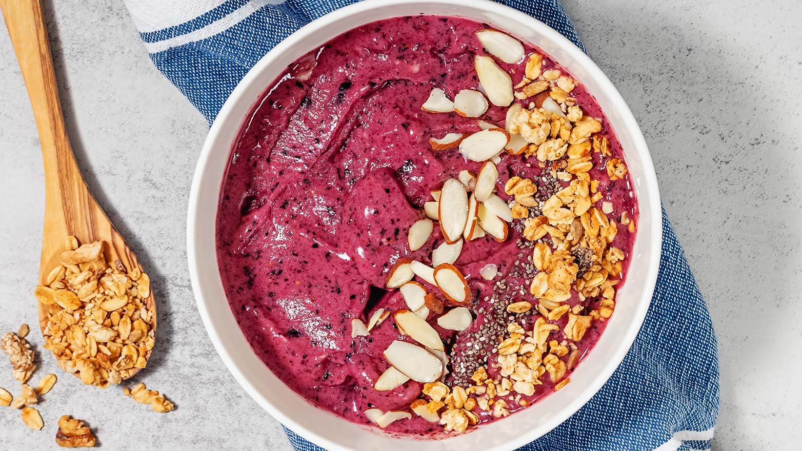 Blueberry almond butter smoothie bowl