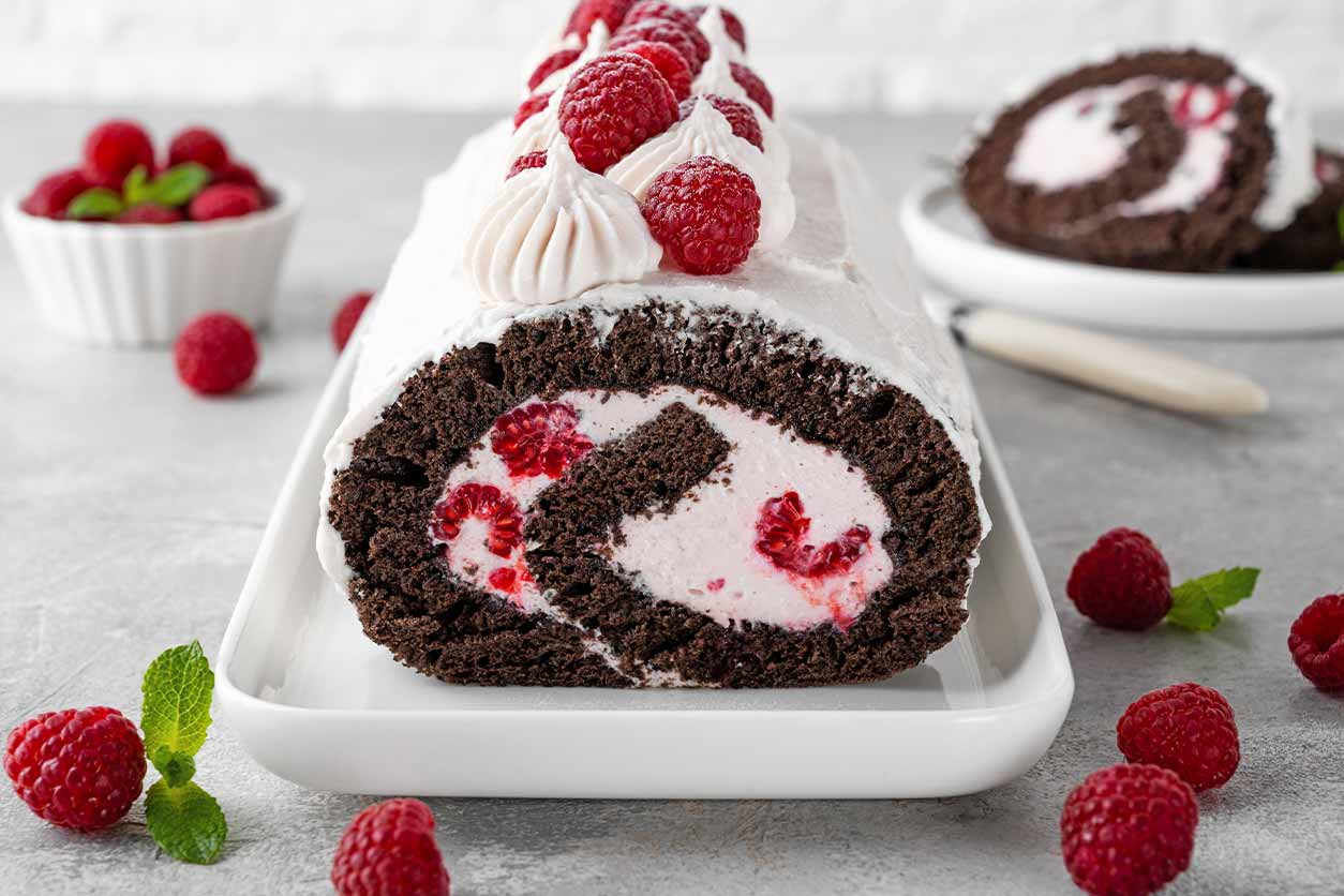 raspberry chocolate swiss roll cake